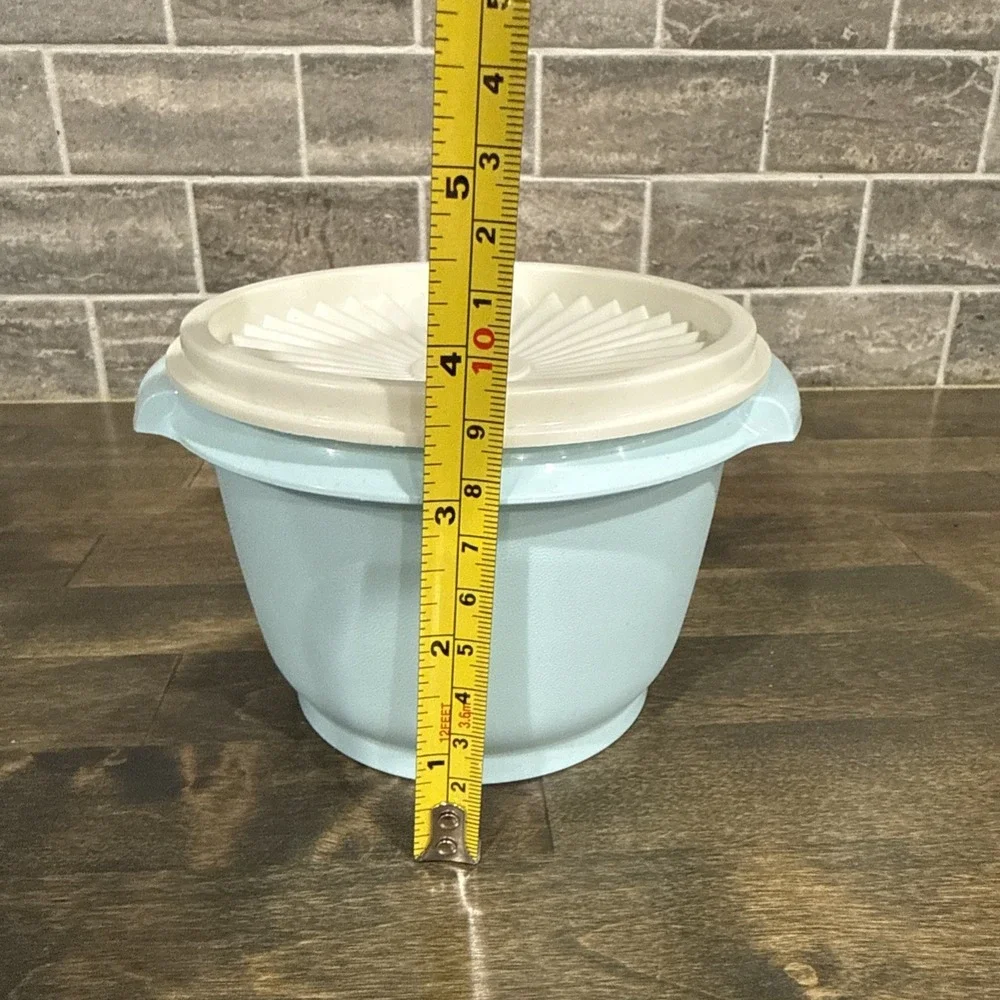 Tupperware Servalier Bowls‎ Liquid Tight Seals Set of 2 New